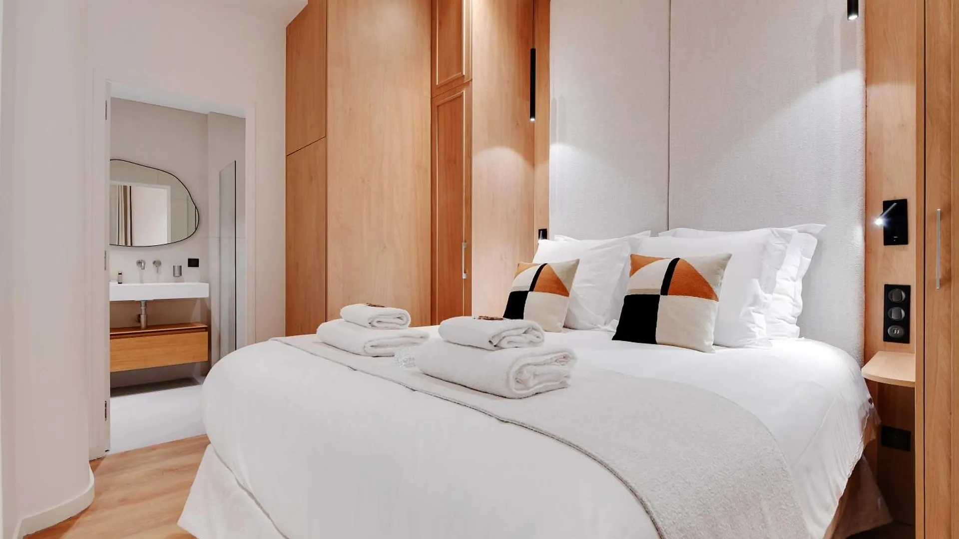 Sumptuous Apartment - 2Br-6P - Center Of Paris contacts